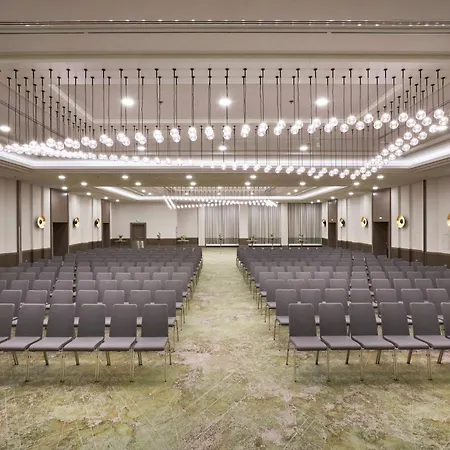 Hilton Frankfurt Centre 5*