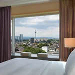 Hotel Hilton Frankfurt Centre 5*