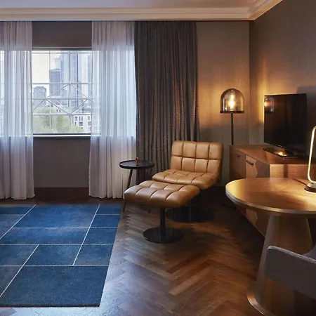 Hotel Hilton Frankfurt Centre 5*